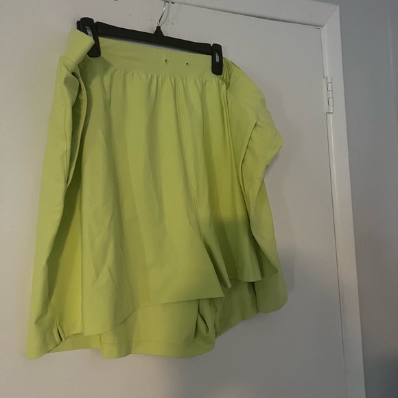 Old navy shorts size 4x - Picture 3 of 7